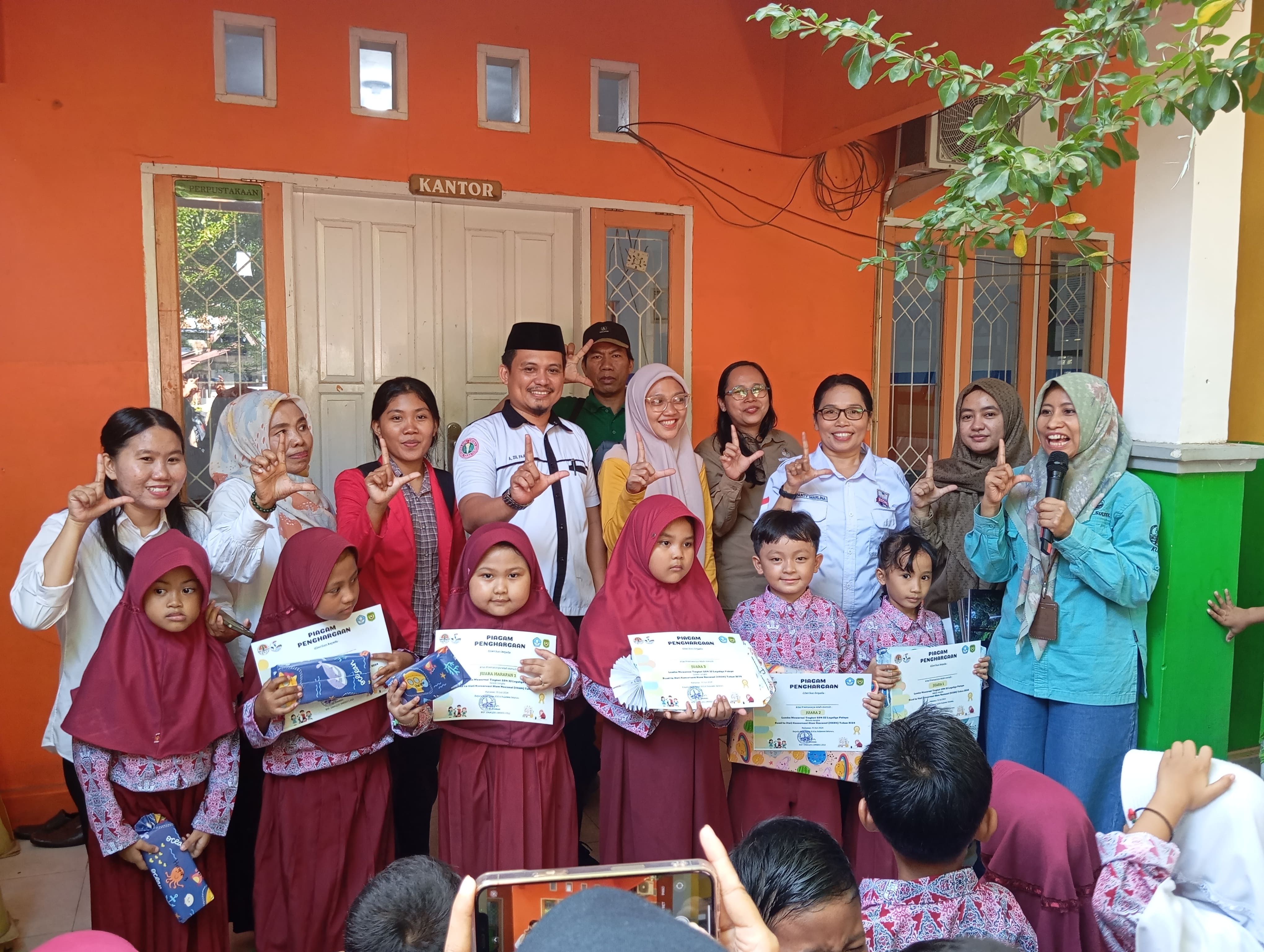 Visit to School: Cara Menanamkan Konservasi Sejak Dini